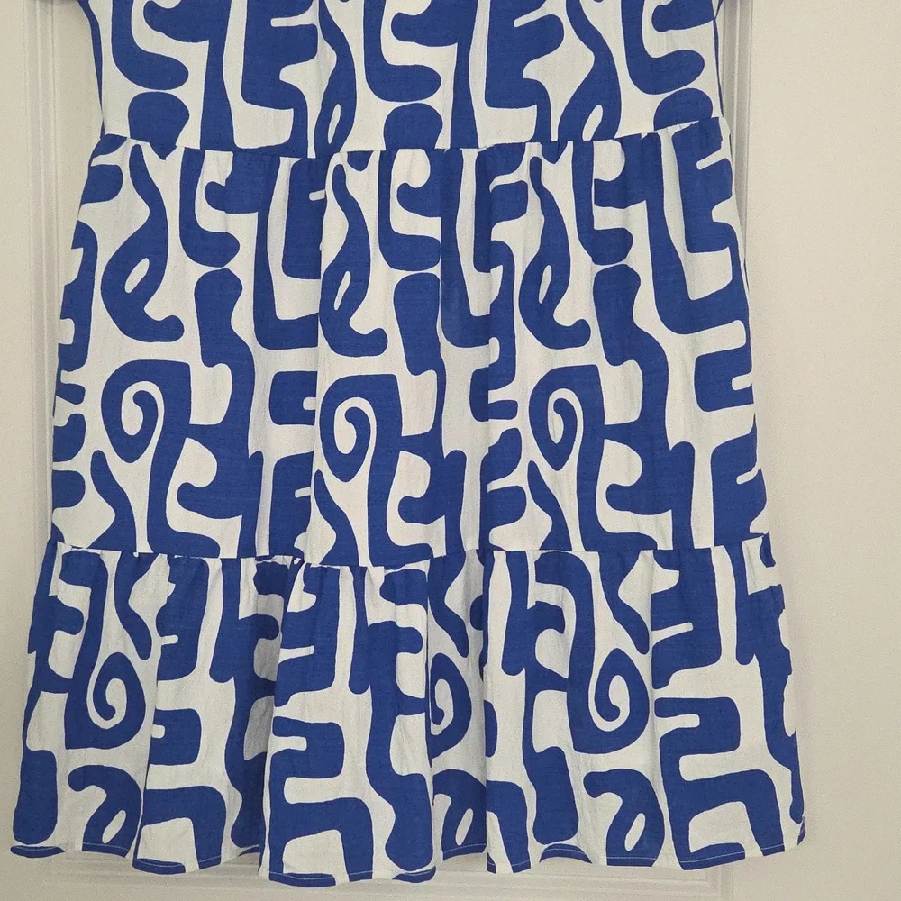 THML adorable Dress In Great Condition. Blue/white Geometric Type Pattern. 💙 - Picture 3 of 12